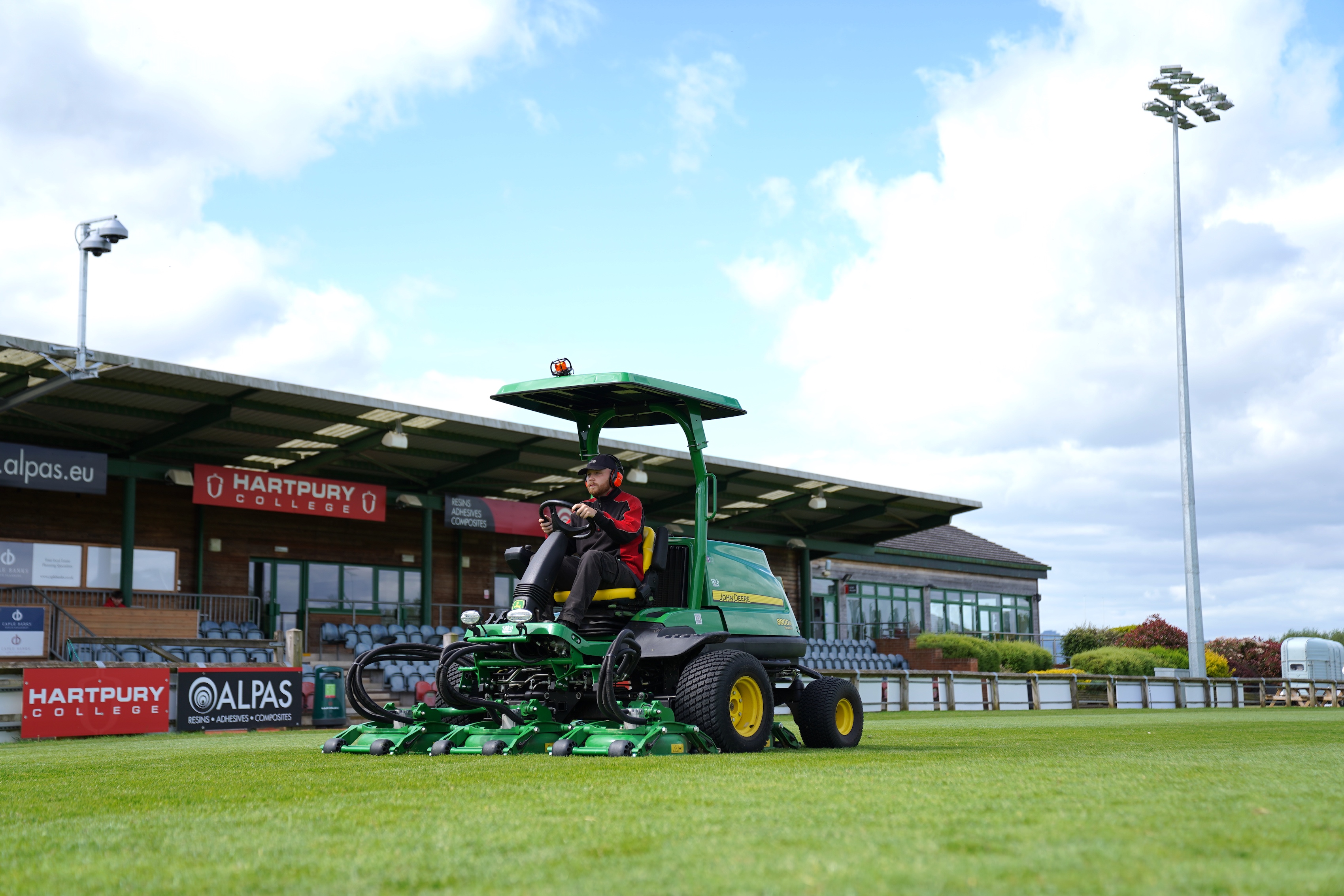 Hartpury maximises efficiency after switching to John Deere