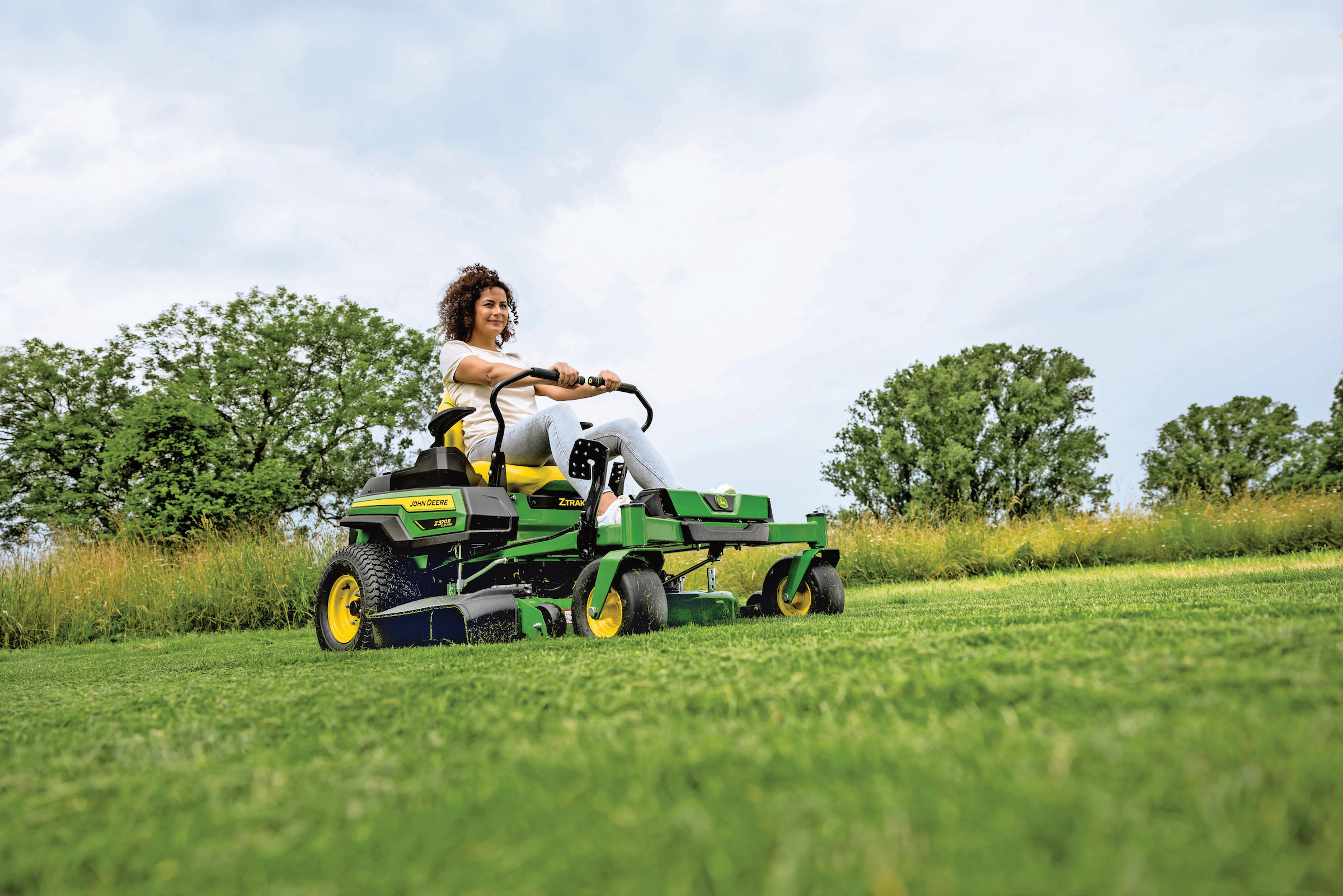 John Deere introduces all-new Z370R Electric ZTrak™ Mower