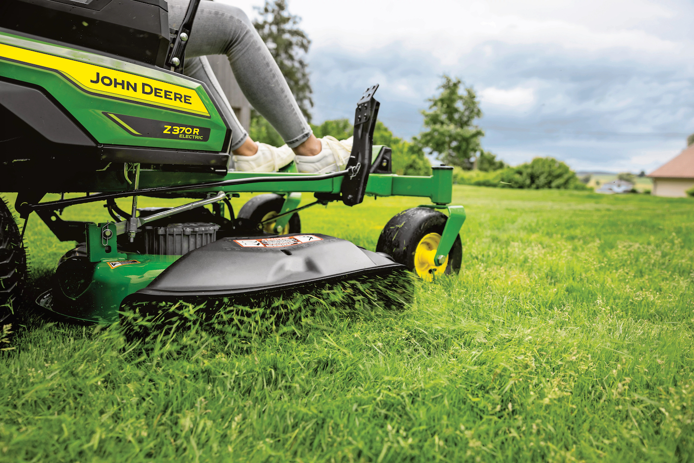 John Deere introduces all-new Z370R Electric ZTrak™ Mower