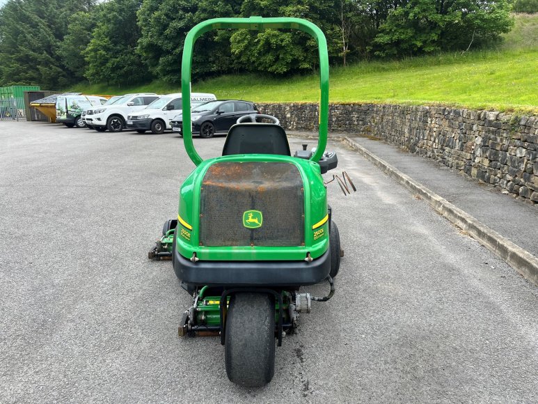 John Deere 2500E Greens Mower