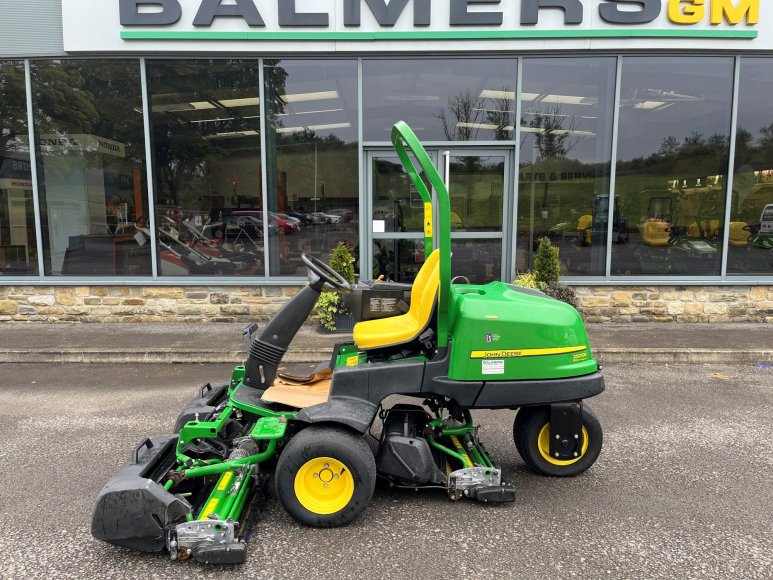 John Deere 2500E Greens Mower