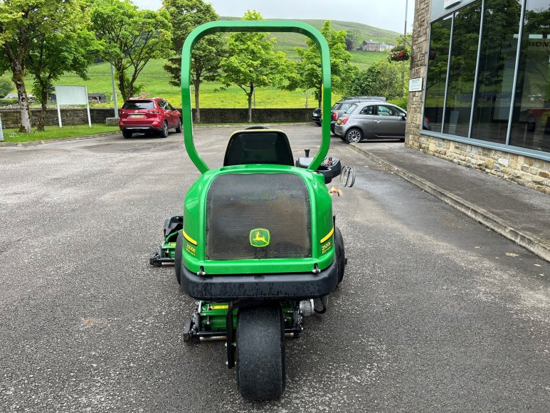 John Deere 2500E Greens Mower