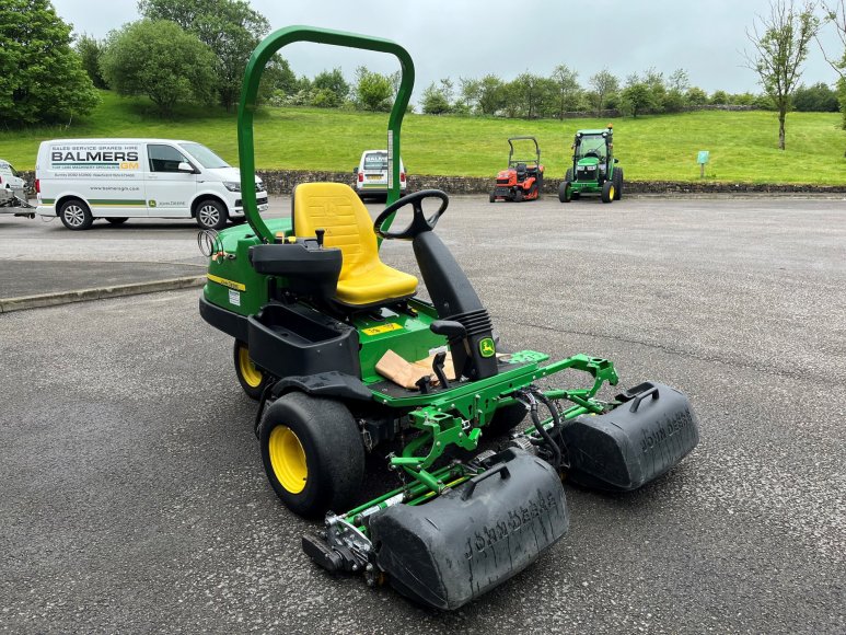 John Deere 2500E Greens Mower