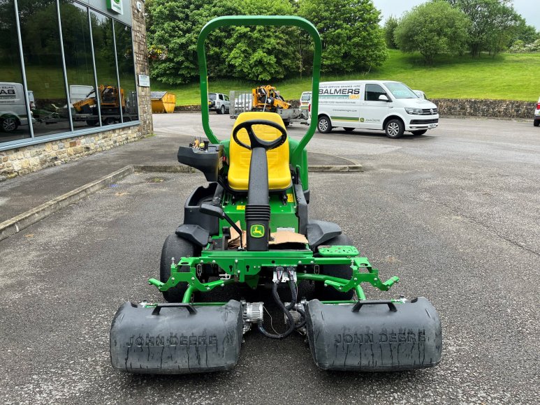 John Deere 2500E Greens Mower