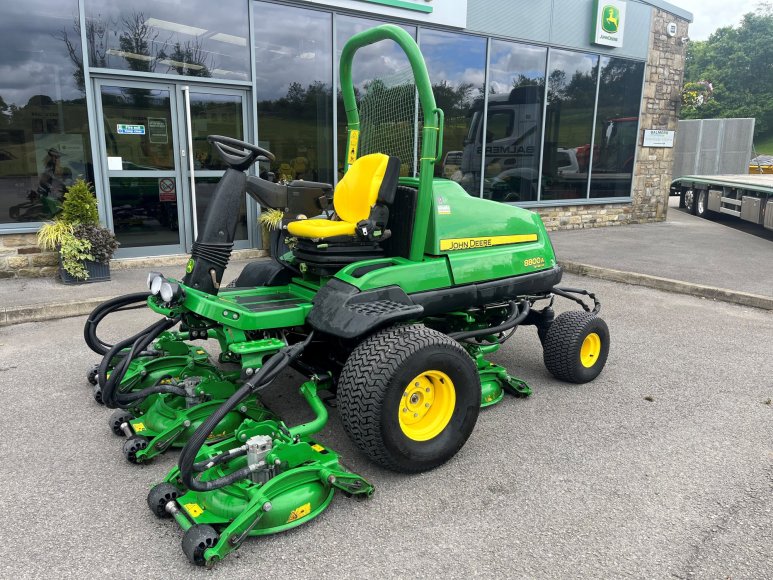 John Deere 8800A Terrain Cut 