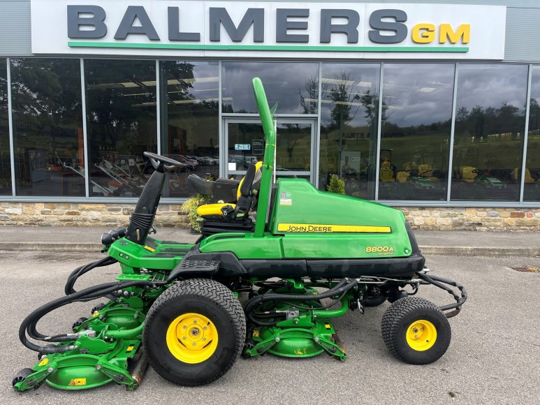 John Deere 8800A Terrain Cut 