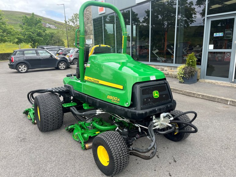 John Deere 8800A Terrain Cut 