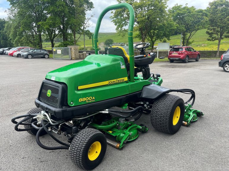 John Deere 8800A Terrain Cut 