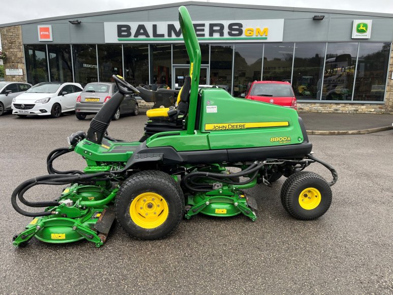 John Deere 8800A Terrain Cut 