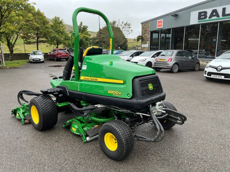 John Deere 8800A Terrain Cut 