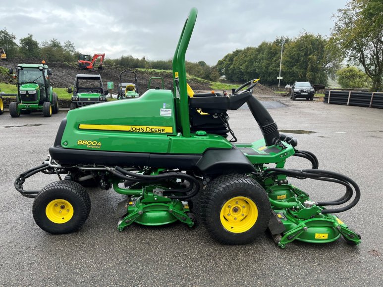 John Deere 8800A Terrain Cut 