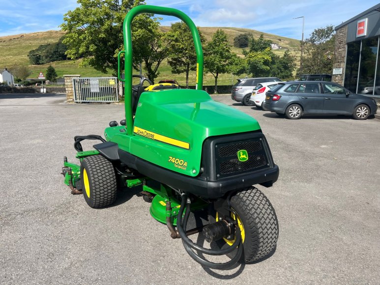 John Deere 7400A Surrounds Mower 