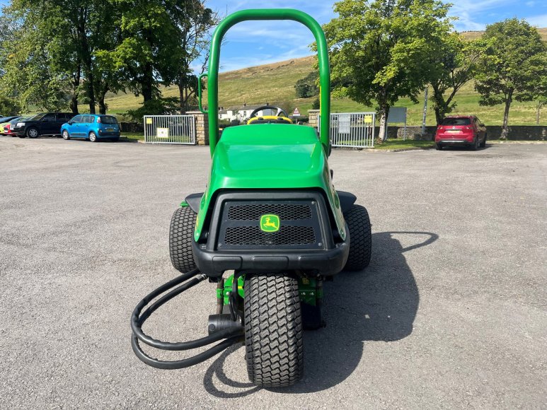 John Deere 7400A Surrounds Mower 