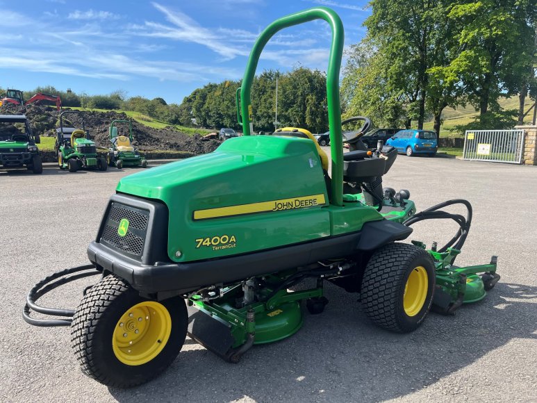 John Deere 7400A Surrounds Mower 