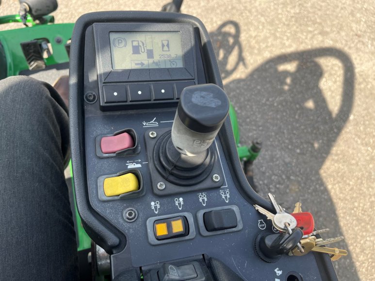 John Deere 7400A Surrounds Mower 