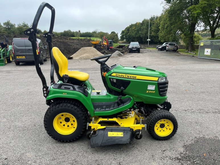 John Deere X948 Ride on Mower