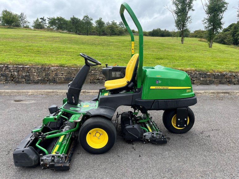 John Deere 2500E Greens Mower