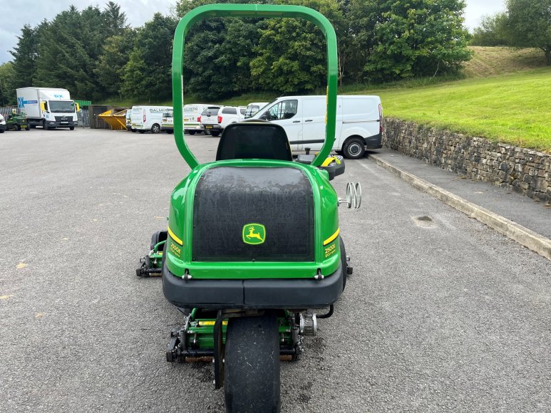 John Deere 2500E Greens Mower