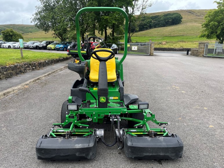 John Deere 2500E Greens Mower