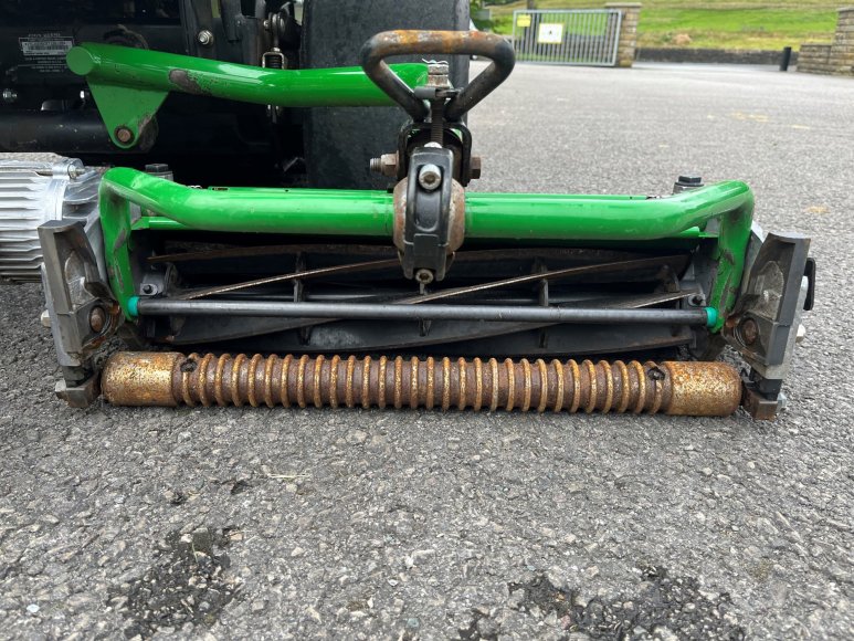 John Deere 2500E Greens Mower