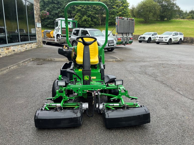 John Deere 2500E Greens Mower