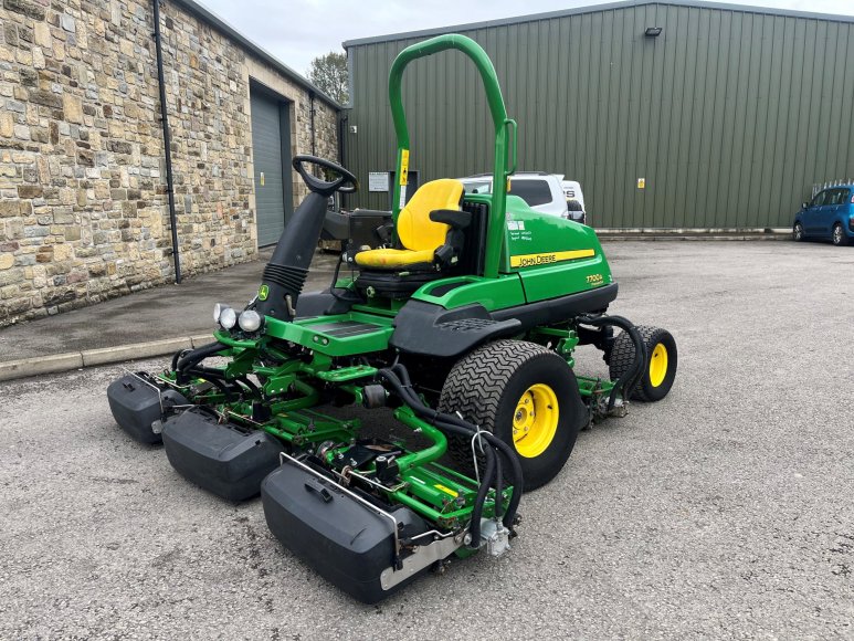 John Deere 7700A Fairway Mower