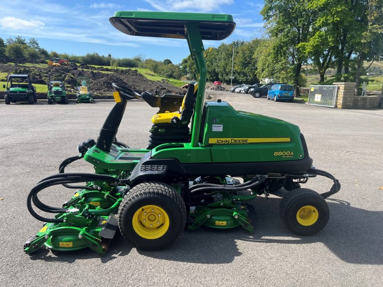 John Deere 8800A Terrain Cut 