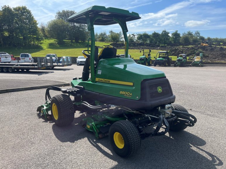 John Deere 8800A Terrain Cut 