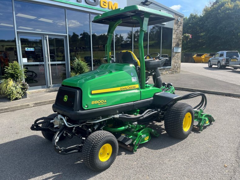 John Deere 8800A Terrain Cut 