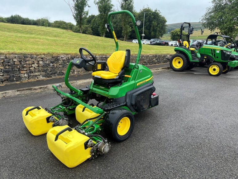 John Deere 2750 Greens Mower