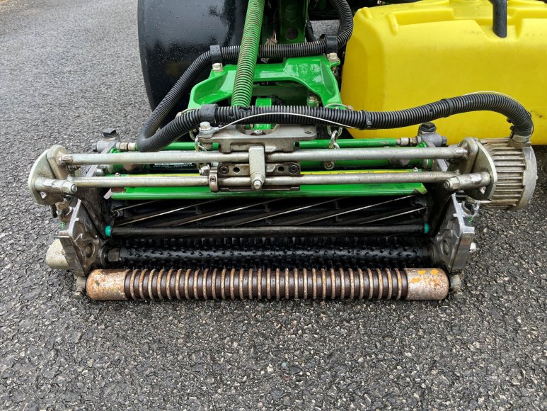 John Deere 2750 Greens Mower