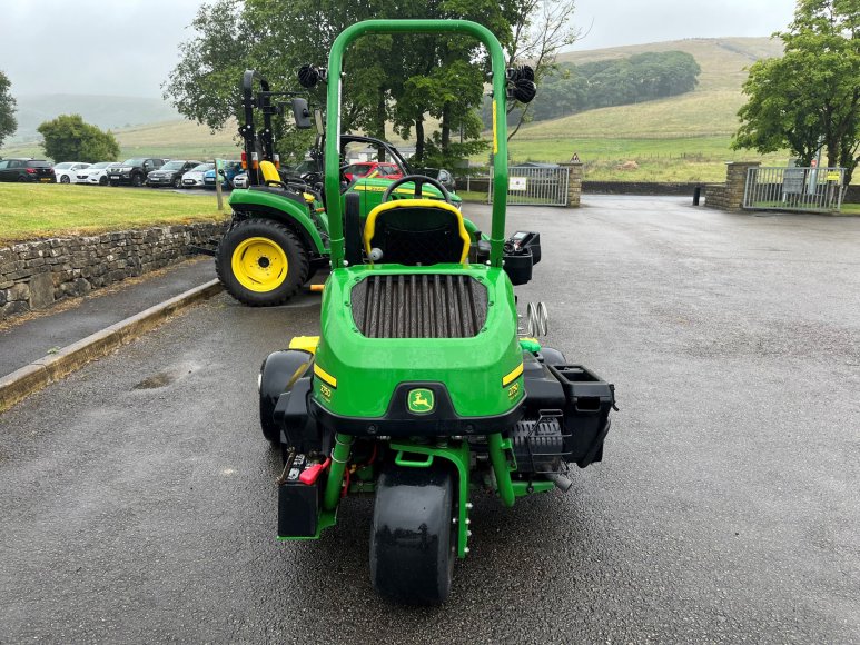 John Deere 2750 Greens Mower 