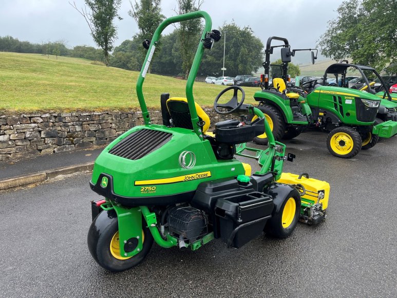 John Deere 2750 Greens Mower 