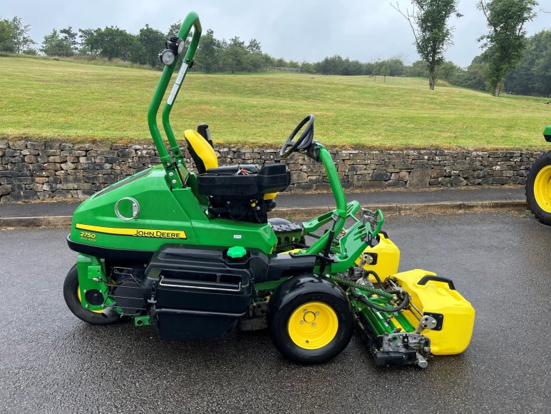 John Deere 2750 Greens Mower 