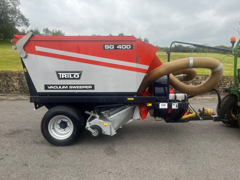 Trilo SG400 Vacuum Sweeper