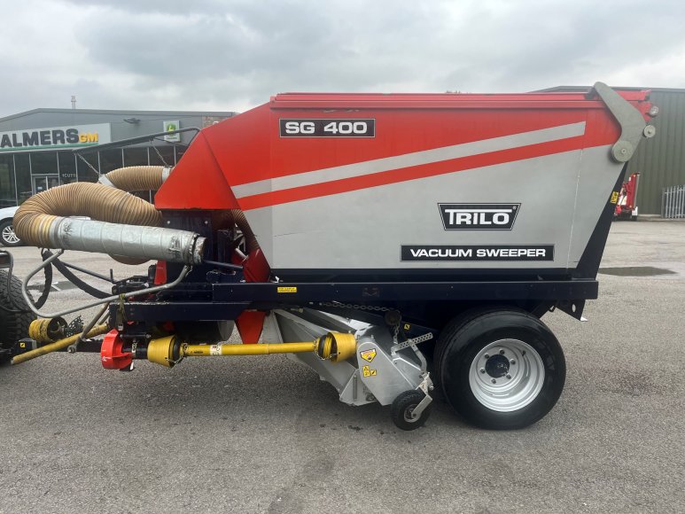 Trilo SG400 Vacuum Sweeper