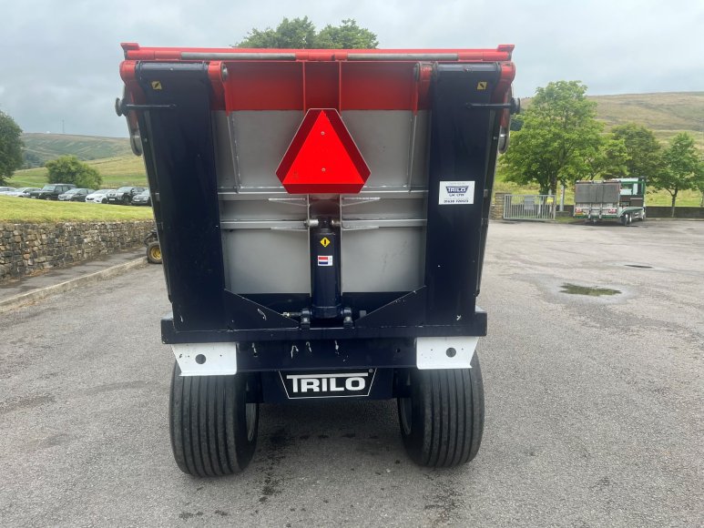 Trilo SG400 Vacuum Sweeper