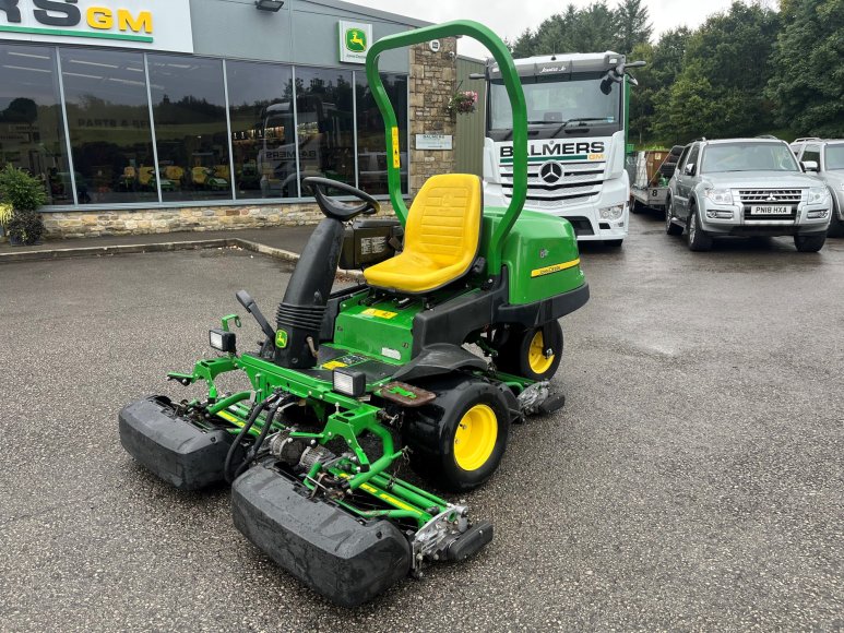 John Deere 2500E Greens Mower