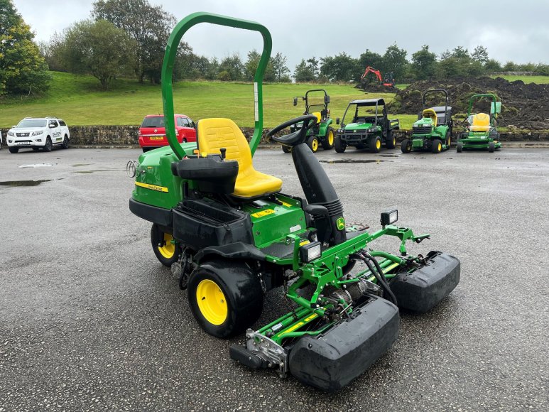 John Deere 2500E Greens Mower