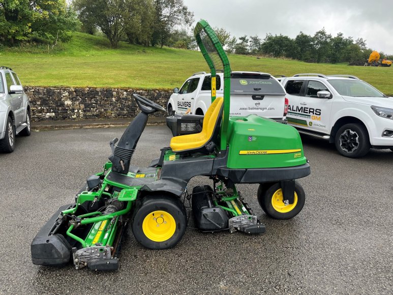 John Deere 2500E Greens Mower