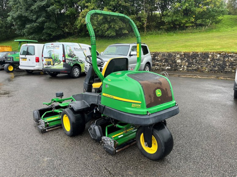 John Deere 2500E Greens Mower