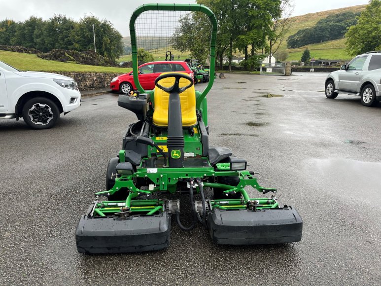 John Deere 2500E Greens Mower