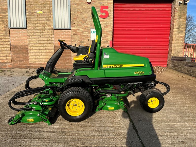 John Deere 8800A Terrain Cut 