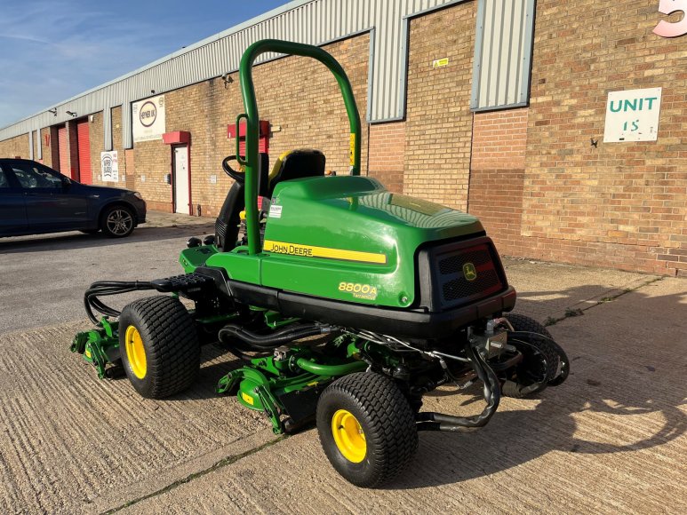 John Deere 8800A Terrain Cut 