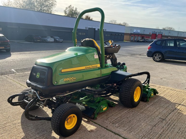 John Deere 8800A Terrain Cut 