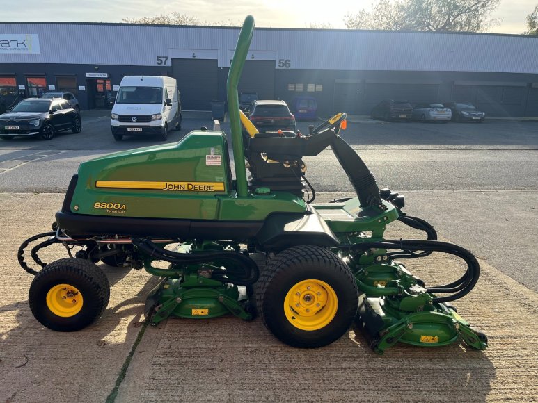 John Deere 8800A Terrain Cut 