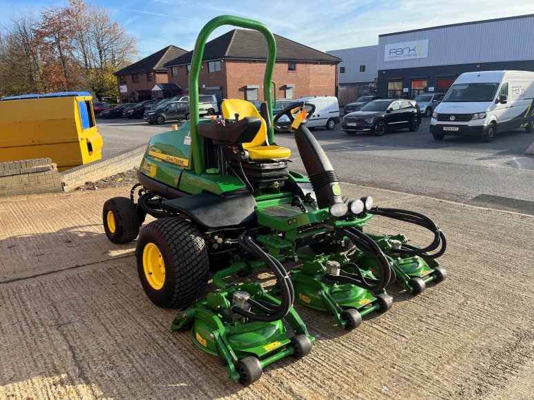 John Deere 8800A Terrain Cut 