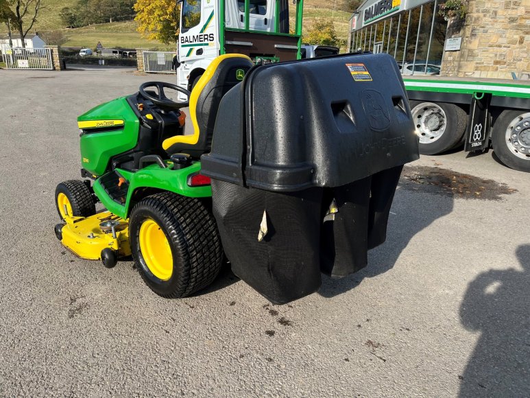 John Deere X590 Ride on Mower