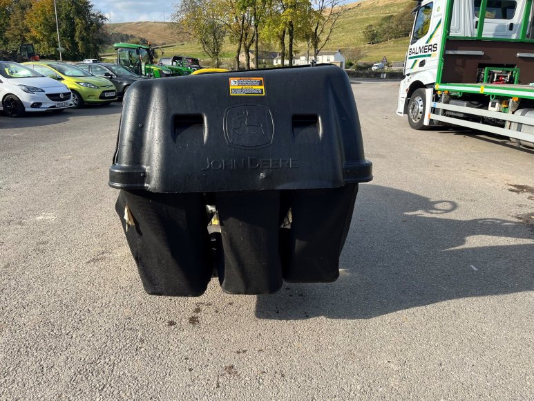 John Deere X590 Ride on Mower