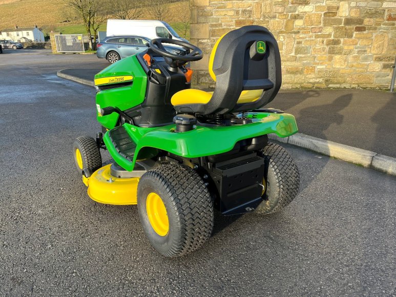 John Deere X350 Ride on Mower 